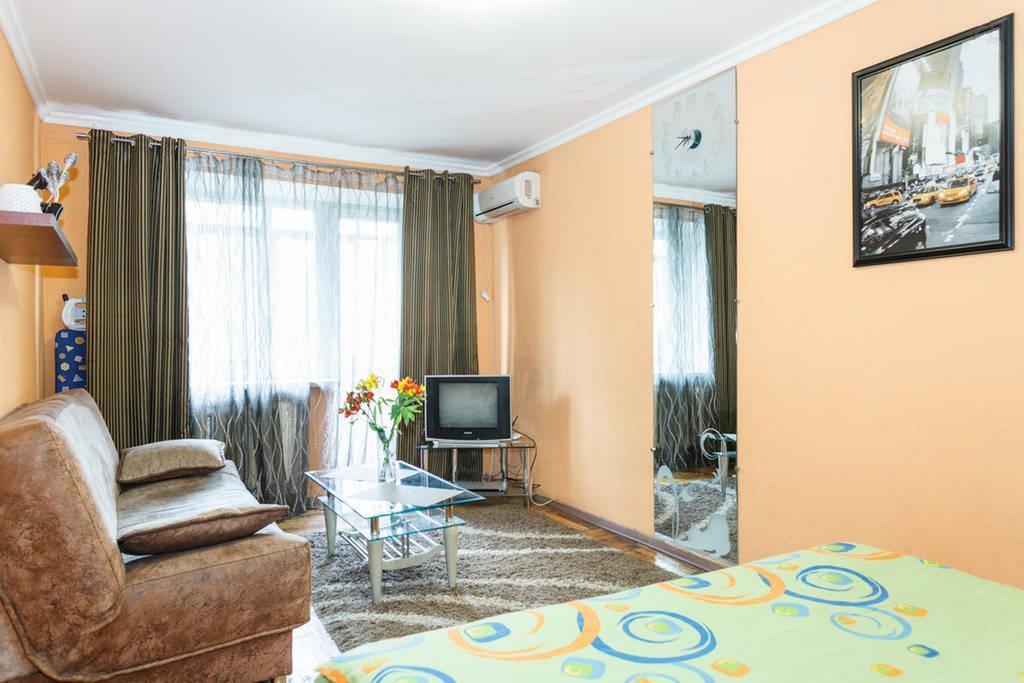 Apartment On Sobornyi Avenue 143 Near Intourist Hotel Zaporizhia Eksteriør billede