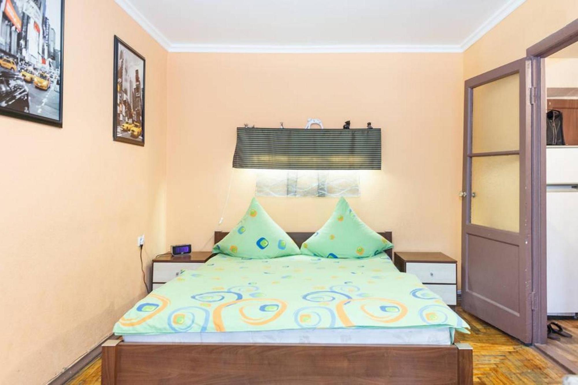Apartment On Sobornyi Avenue 143 Near Intourist Hotel Zaporizhia Eksteriør billede